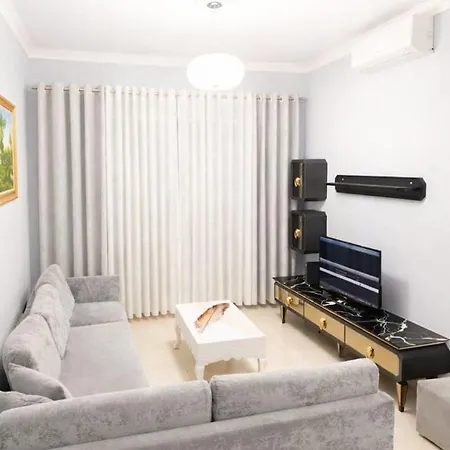 Mibis Private Balcony Fast Wifi شقة تيرانا
