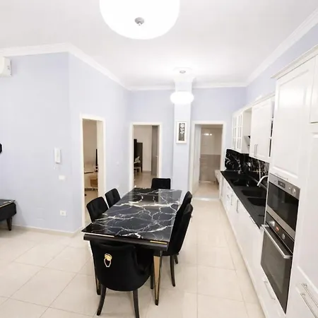 Mibis Private Balcony Fast Wifi Appartamento Tirana