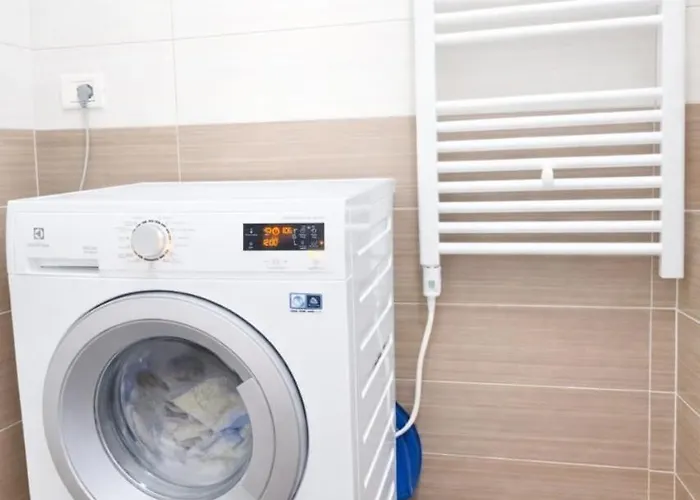 Mibis Private Balcony Fast Wifi * Tirana